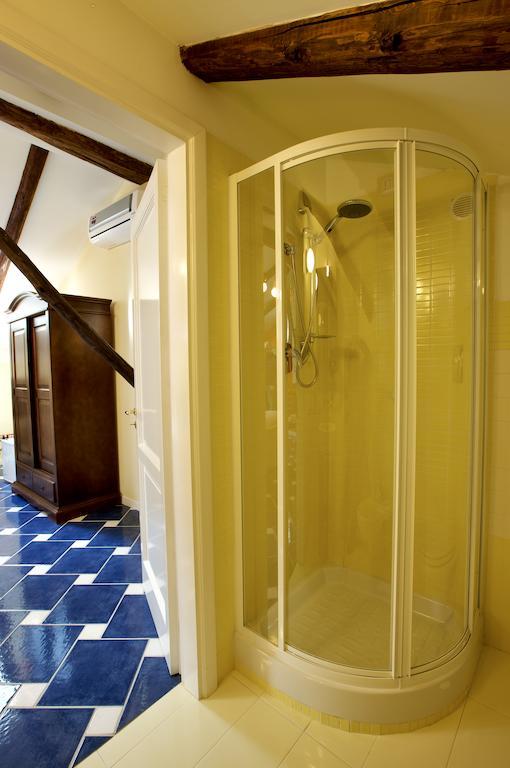 לינה וארוחת בוקר Molina  La Casa Di Donn'Amelia חדר תמונה